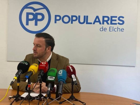El PP de Elche propone crear líneas telefónicas para orientar a desempleados, autónomos o pymes