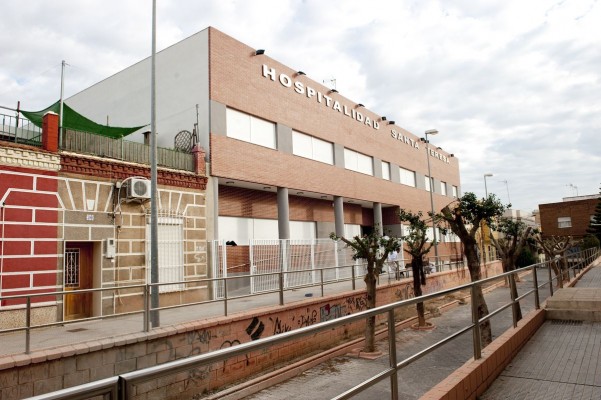 Castejón pide intervenir la Hospitalidad y su presidente exige haber pasado la cuarentena para aceptar a los 'sin techo'