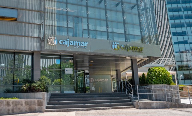 Cajamar se adhiere a la Línea ICO de 400 millones para empresas y autónomos del sector turístico
