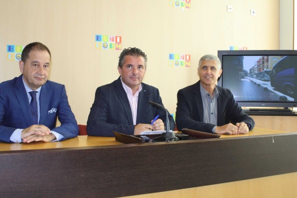 Cs pide reorganizar los horarios de autobuses privados de turistas para no colapsar Benidorm