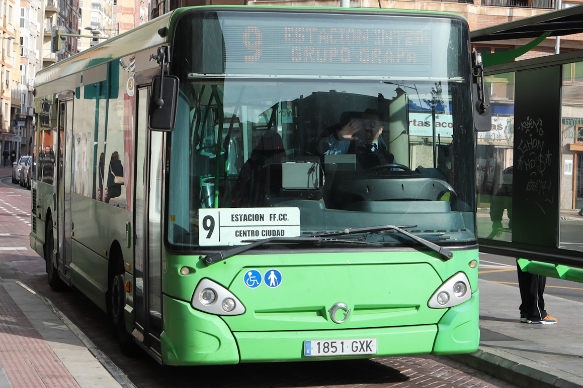 Castelló mantiene los autobuses a los centros de salud y para el resto por la falta de demanda