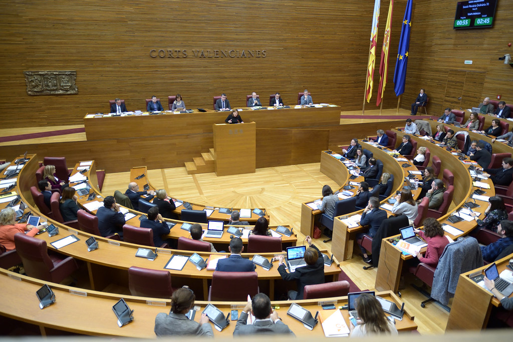 Les Corts suspenden el periodo de sesiones por la crisis del coronavirus