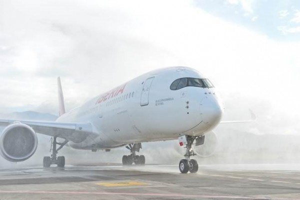 Iberia presenta un ERTE de tres meses y reduce su operativa de vuelos 