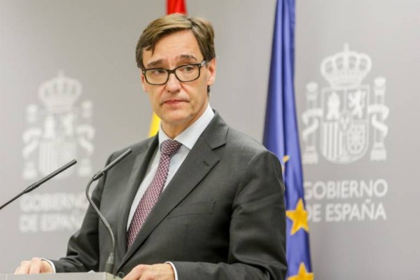 El Gobierno contrata a 30.000 sanitarios y entrega 1,5 millones de mascarillas a autonomías
