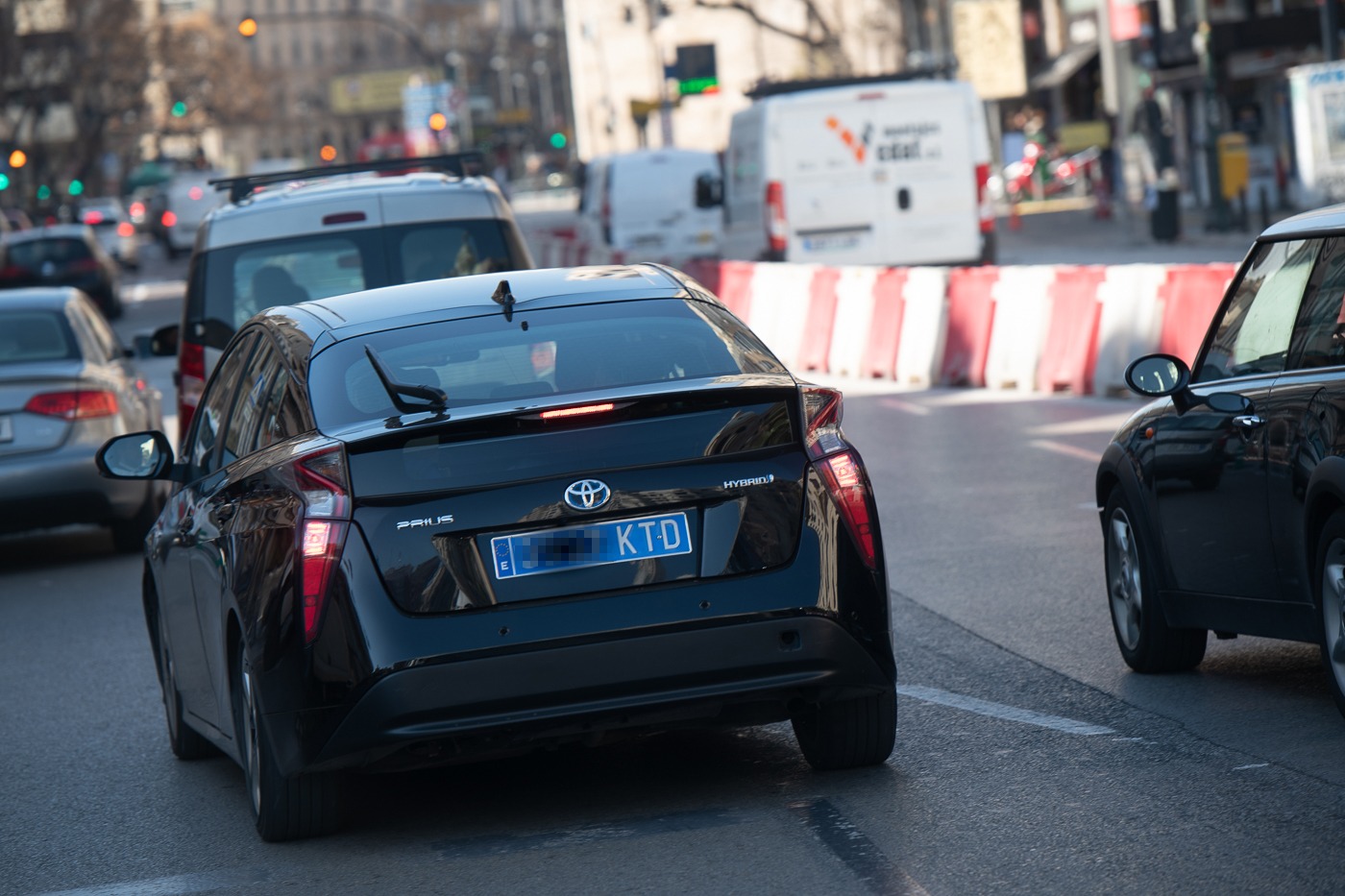 Los coches de taxi, Uber y Cabify sólo podrán llevar un viajero