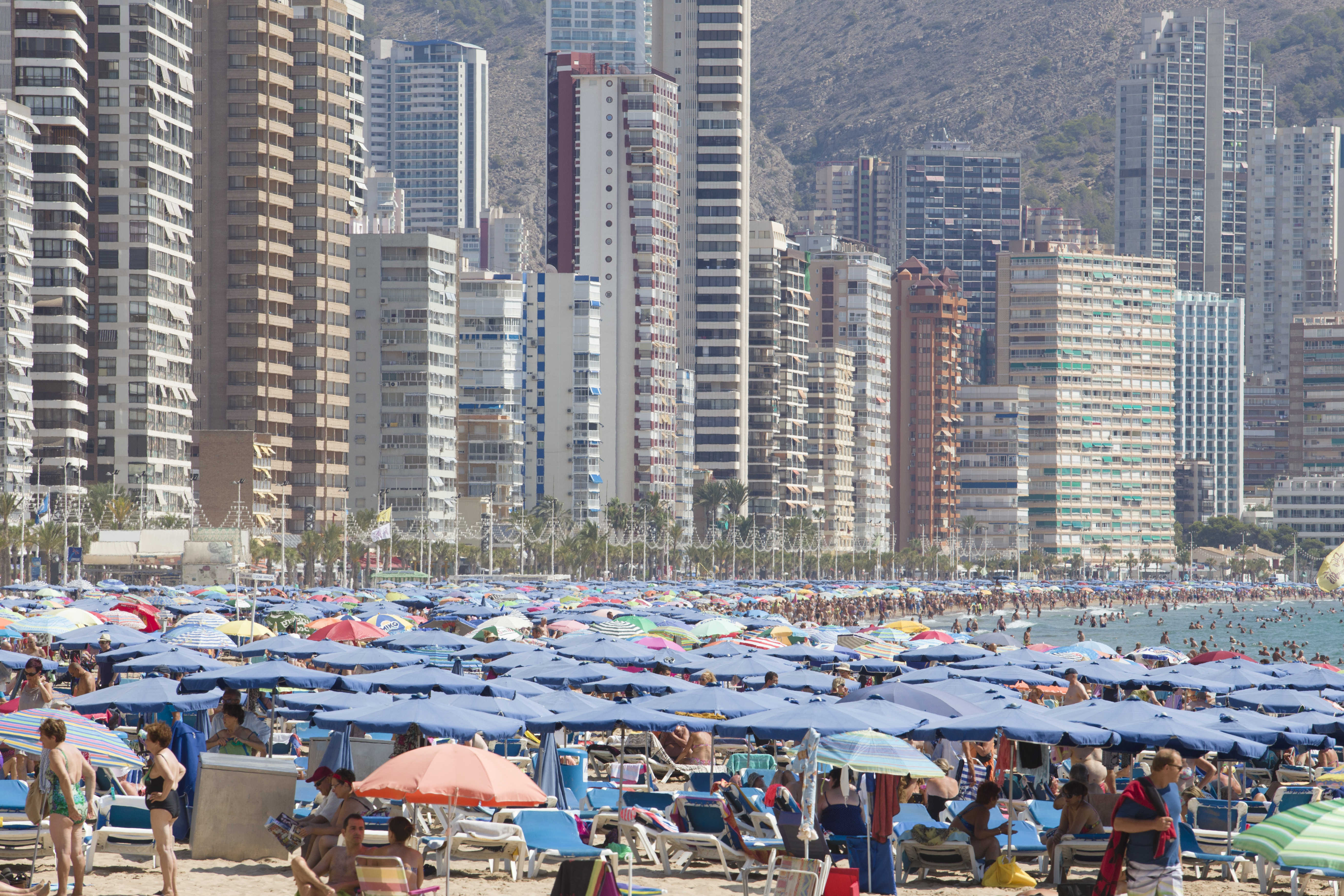 Panorámica de la playa de Benidorm. Foto: PEPE OLIVARES - 