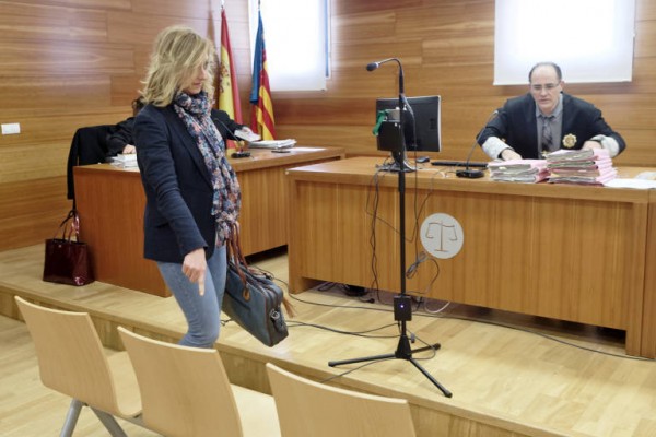 La crisis del coronavirus aplaza la ejecución de la sentencia que condena a la diputada Gabarda