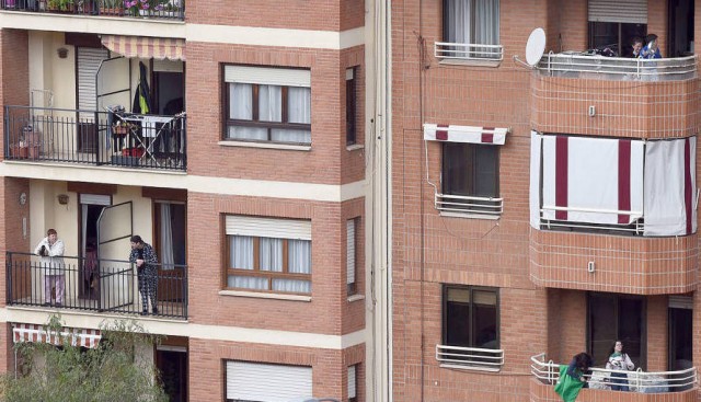 Vecinos de Vila-real tejen una red social de apoyo para casos de necesidad durante la crisis sanitaria