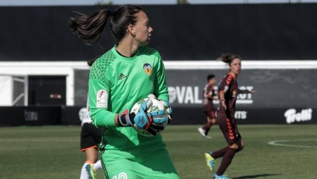 Tiane Endler, traspasada al PSG
