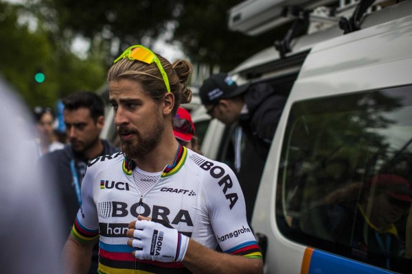 Sagan muestra su desacuerdo con su expulsión del Tour