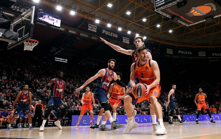 La ACB amplía la suspensión al 24 de abril y pretende reanudar la liga cuando 