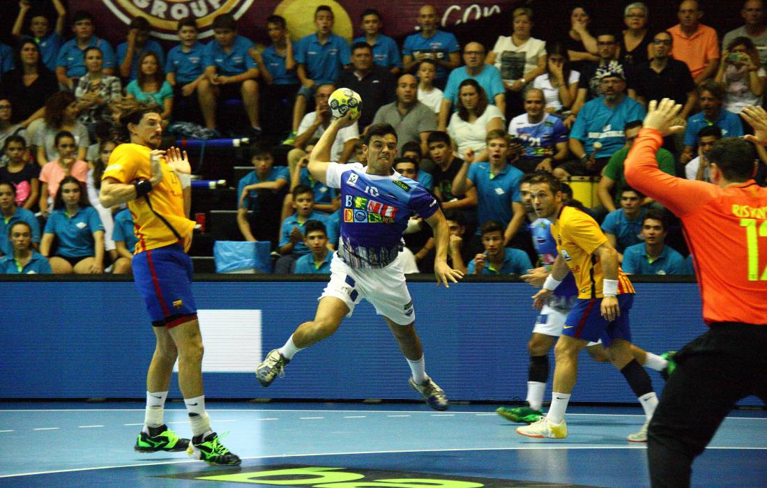 Ocho amistosos y mini concentración en Tafalla para el Balonmano Benidorm