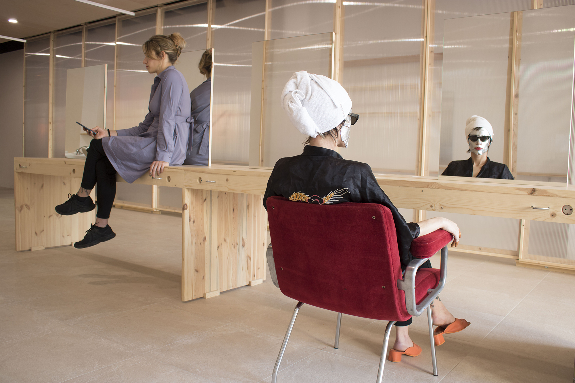 Una perruqueria d'Alboraia com a testimoni del canvi: arquitectes que (literalment) construeixen