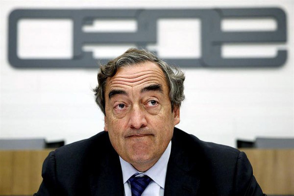 La patronal acepta que los salarios más bajos suban por encima del 2,5%