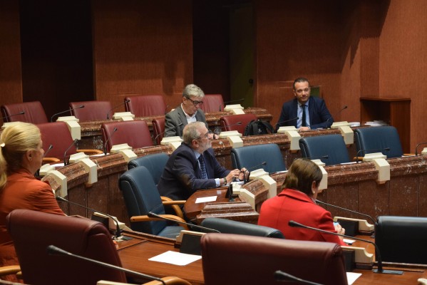 La Asamblea Regional suspende su actividad y aplaza la aprobación de los Presupuestos