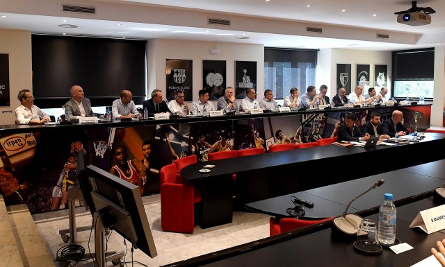 Los 18 clubes de la ACB se reúnen esta tarde por videoconferencia para analizar el futuro de la Liga
