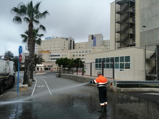 Alicante reprograma la limpieza viaria para reforzar la desinfección en calles de zonas sensibles