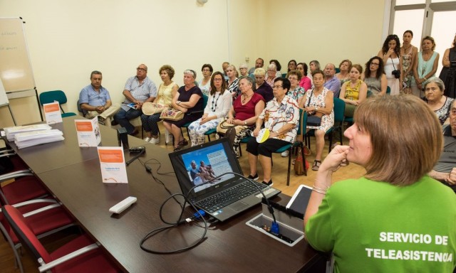 ¡Ojo a los estafadores! Aviso de pruebas falsas de coronavirus en el domicilio de las personas mayores