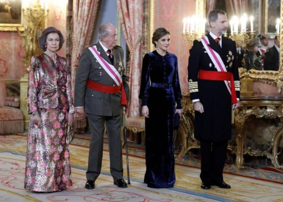 Felipe VI renuncia a su herencia personal y elimina la asignación oficial de Don Juan Carlos