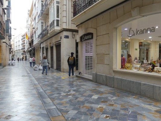 Se amplía a toda la Región el cierre de comercios que no son de primera necesidad