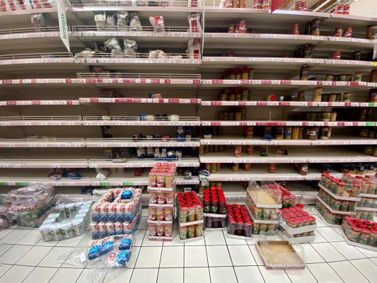 Madrid cierra sus comercios excepto farmacias, tiendas de alimentación, estancos y gasolineras