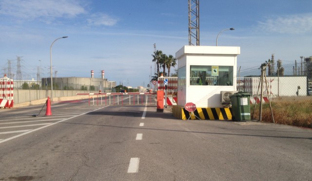La refinería y la planta de UBE reprograman las labores externas de mantenimiento