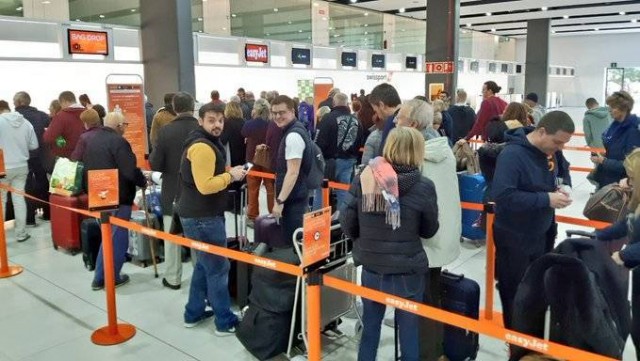 Corvera no remonta el vuelo: pierde un 10% de pasajeros en febrero