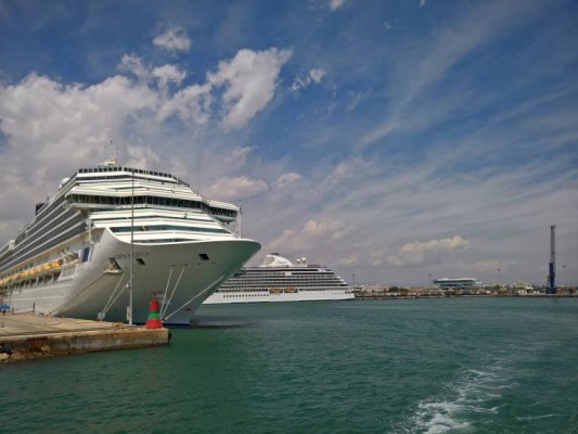 Siete cruceros y 11.500 pasajeros se quedarán sin atracar en el Puerto de Valencia