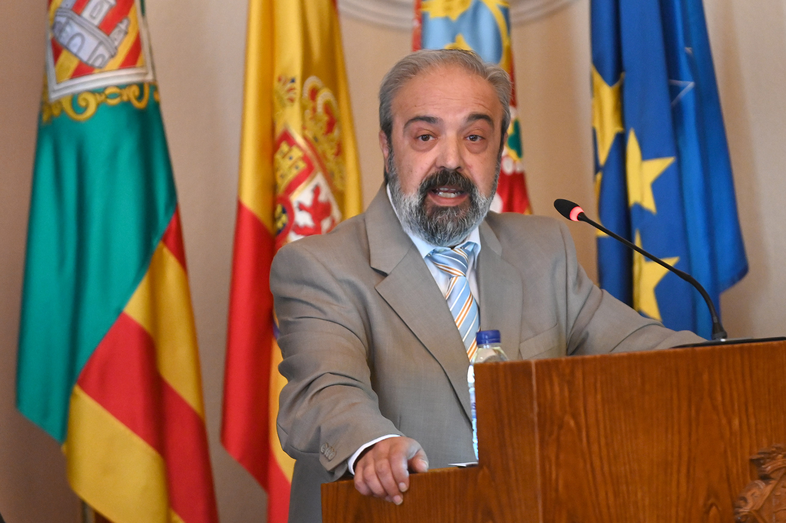 El alcalde de Vilar de Canes denuncia que Luciano Ferrer (Vox) cumple 