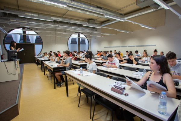 El Ministerio de Educación abordará con las CCAA retrasar la Selectividad de este año