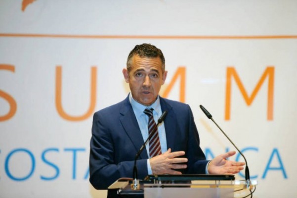 La anulación de la subasta de la mayoría accionarial del Cádiz salpica a Diego García