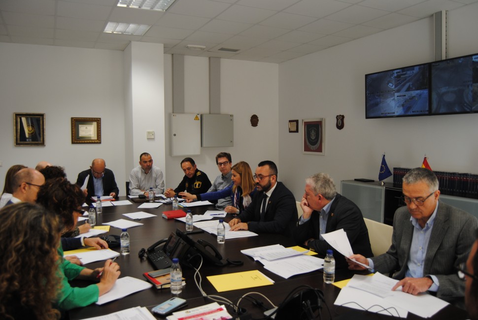 Reunión de la mesa de coordinación para la gestión de la crisis sanitaria por el Covid-19 en Vila-real, presidida por el alcalde de la ciudad, José Benlloch. - 