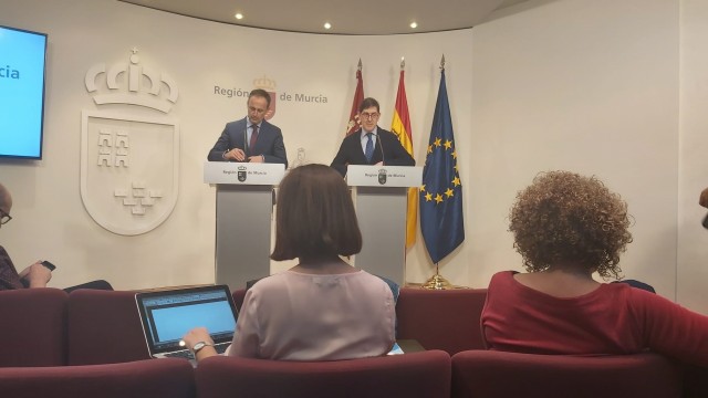 La Comunidad ordena el cierre de todos los centros educativos a partir del lunes