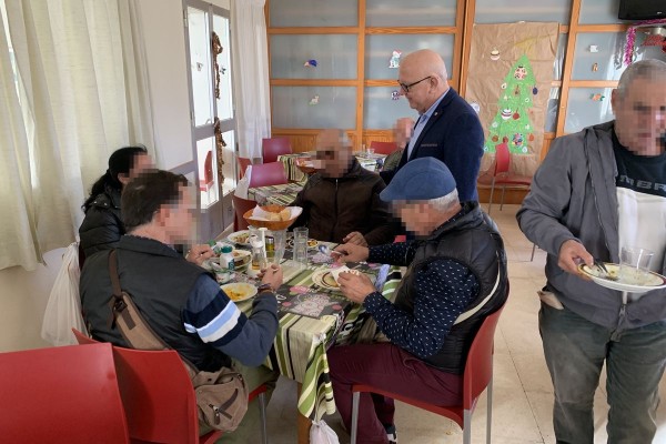 La Hospitalidad Santa Teresa cierra la puerta a los 'sin techo' para evitar el contagio de los residentes