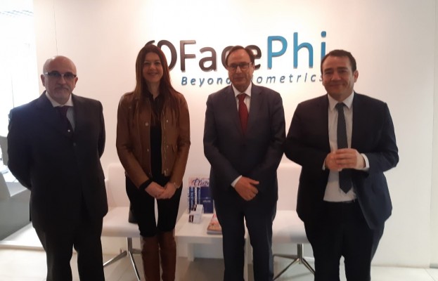 Vicent Soler y Carolina Pascual, tras visitar Facephi: 