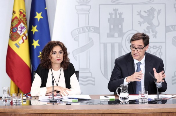 La banca no gana para disgustos: el Gobierno amplía las entidades que pueden transformarse a bancos