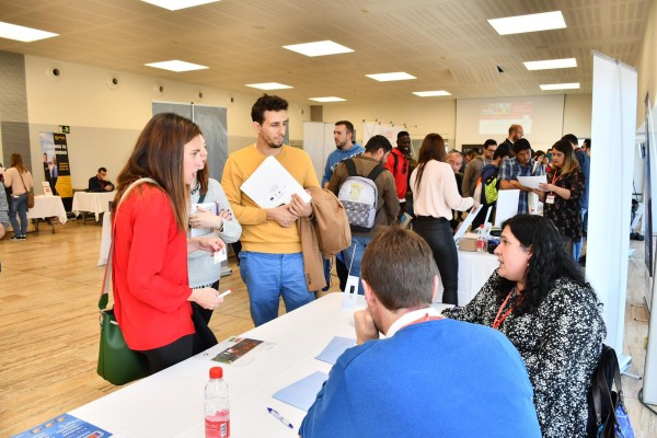 Una feria de oportunidades laborales para los jóvenes

