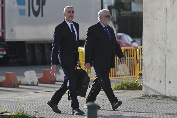 Cotino trata de echar a RTVV del juicio de 'Gürtel' en su primer día en el banquillo