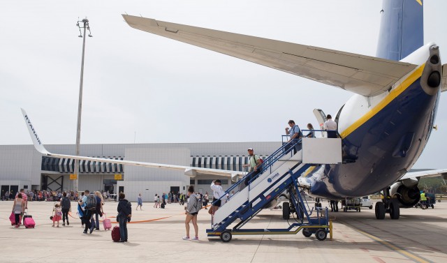 El aeropuerto de Castellón se blinda ante el verano con más rutas: prevé contratar hasta 18 personas