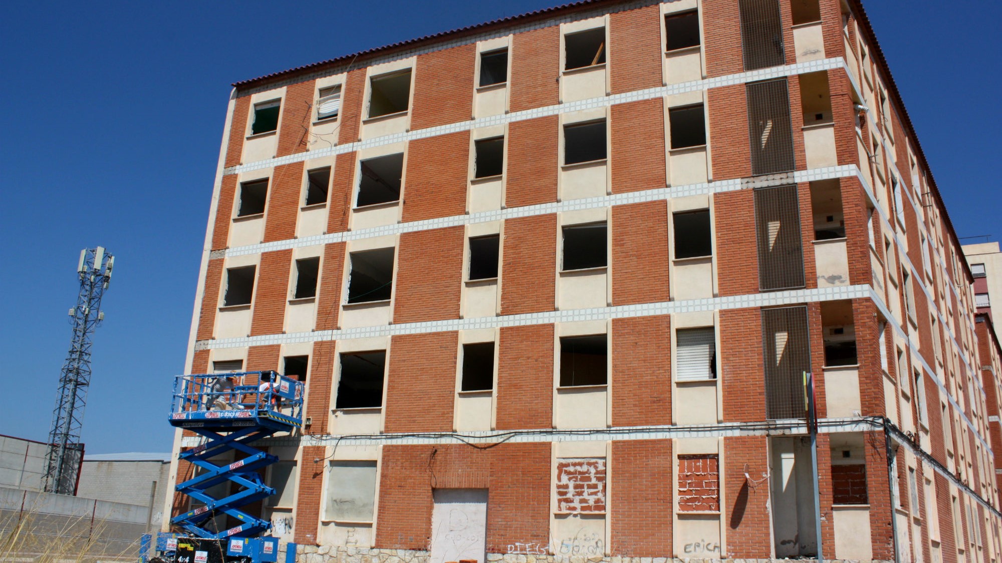 Diez empresas optan a la demolición del Grupo B de Almassora 