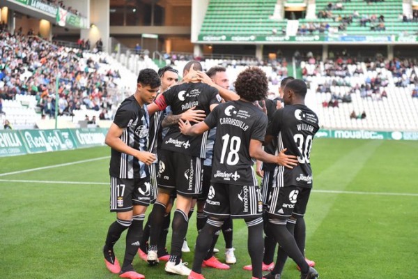 El Cartagena asalta el liderato por tercera vez esta temporada y lleva 15 de 28 jornadas en lo más alto