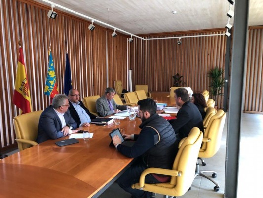 Dos informes técnicos evaluarán sanciones a la contrata de limpieza de colegios de Alicante