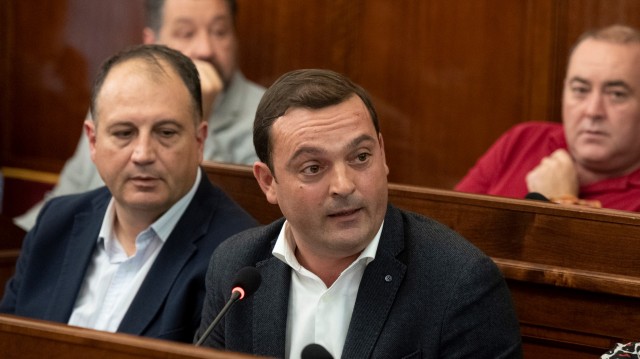  Martínez acusa a Martí de convertir la Diputación 