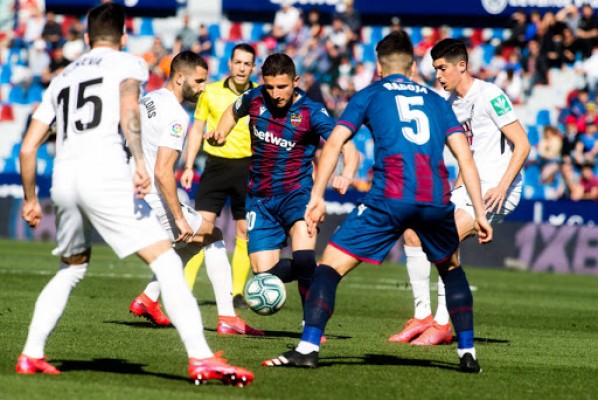El Levante vuelve a empatar tras más de cinco meses sin hacerlo
