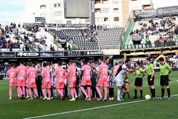 El Castellón deja de ser el mejor equipo local pero mantiene el liderato
