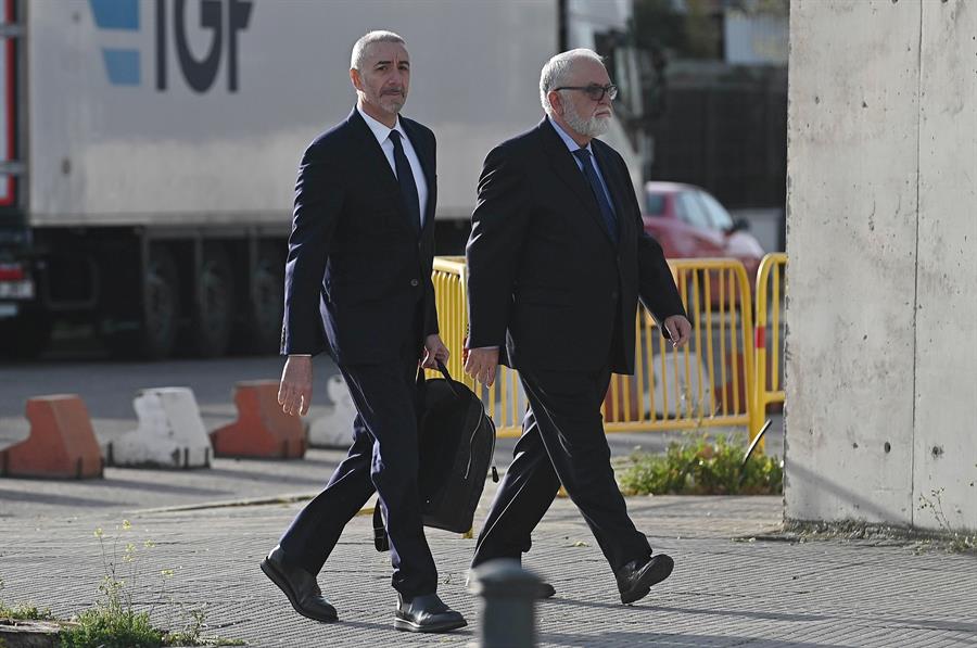 Juan Cotino entra en la Audiencia Nacional . Foto: FERNANDO VILLAR (EFE) - 