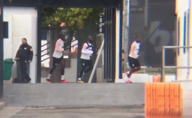 Mangala se une al grupo