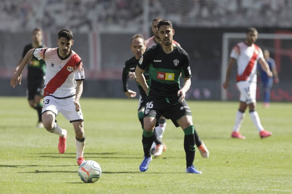 Fidel y Manu Sánchez se perderán el partido ante el Extremadura por sanción
