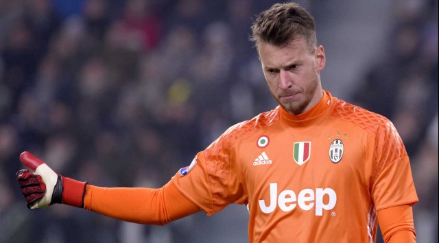 Neto llega hoy a Valencia