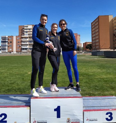 El relevo 4x200 del UCAM Cartagena bate el récord regional femenino por 68 centésimas